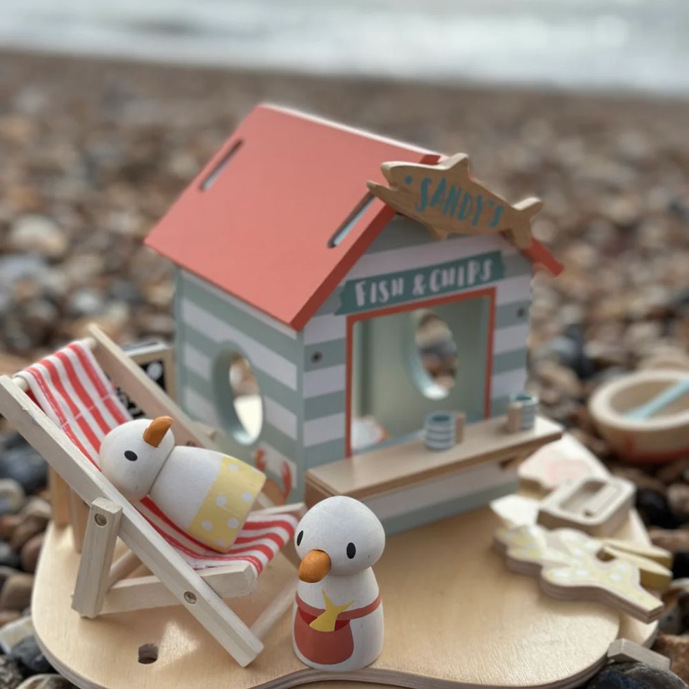 Sandy's Beach Hut - Merrywood Tales